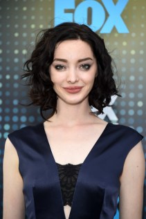 Emma+Dumont+2017+FOX+Upfront+-nvXJNcSr18l
